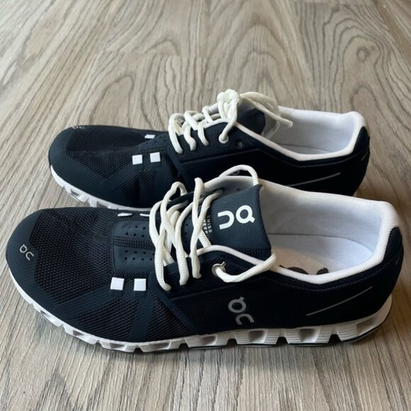 On Cloud Running Shoes - Picture 4 of 11